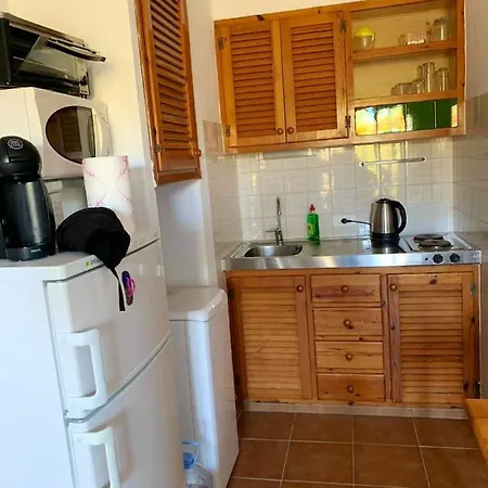 2 Bedrooms Appartement With Shared Pool Terrace And Wifi At Arenal D'En Castell דירה *